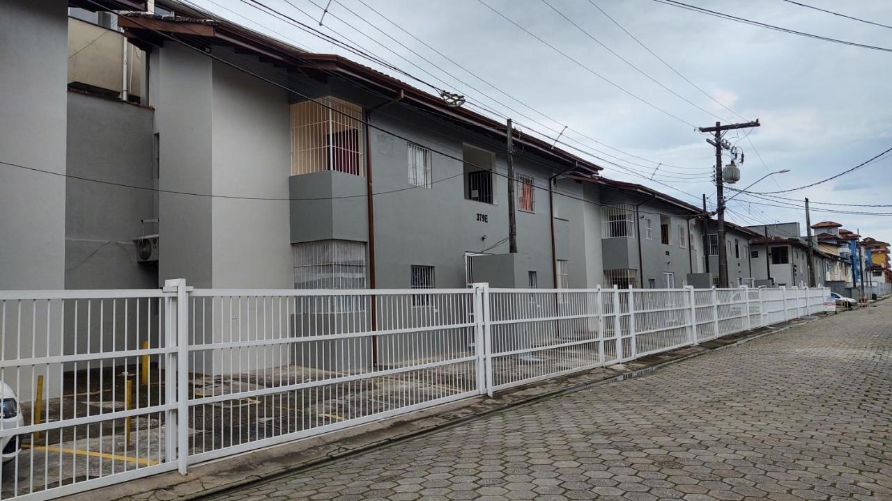 Apartamento Ubatuba - Praia Grande - 220M Da Praia Eksteriør bilde